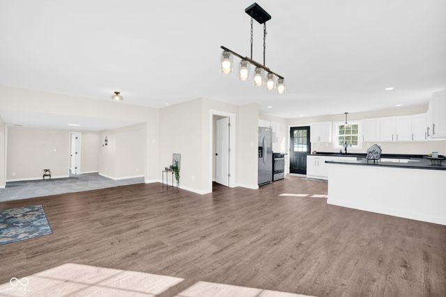 8311 W Old Nashville Road, Columbus, IN 47201