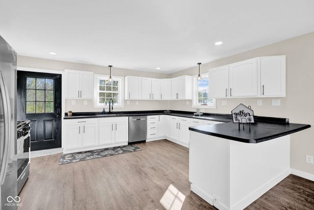8311 W Old Nashville Road, Columbus, IN 47201