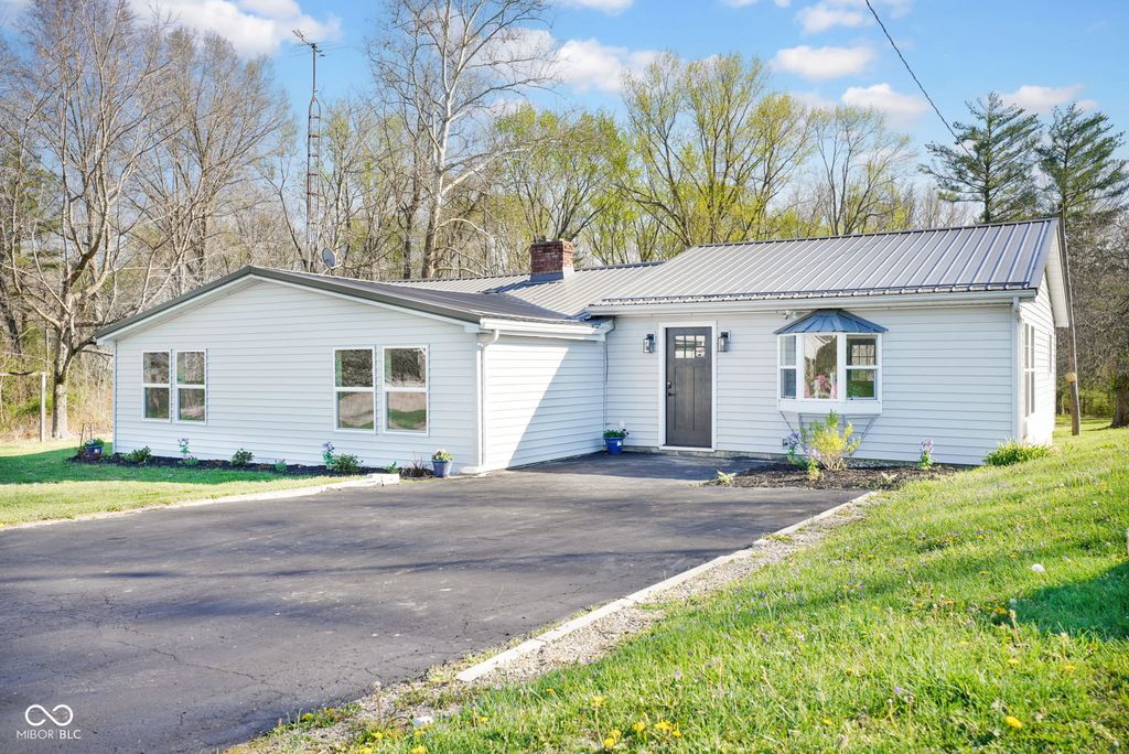 8311 W Old Nashville Road, Columbus, IN 47201