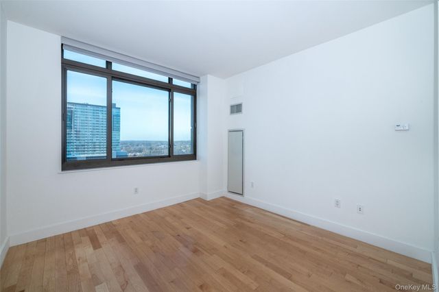 175 Huguenot Street 1401, New Rochelle, NY 10801