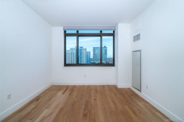 175 Huguenot Street 1401, New Rochelle, NY 10801