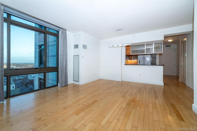 175 Huguenot Street 1401, New Rochelle, NY 10801