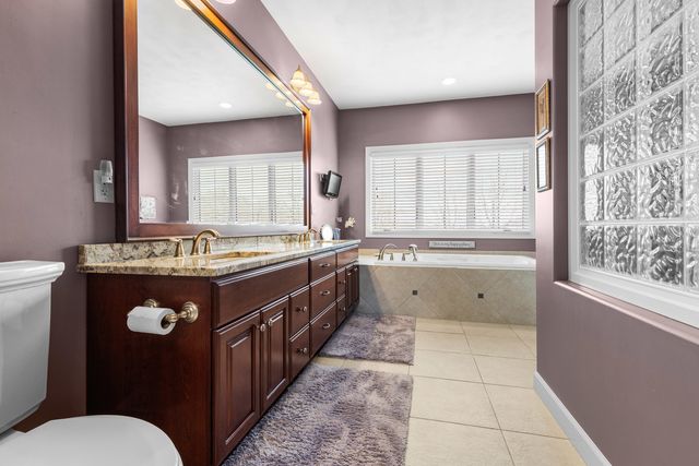 10125 Creek Ridge Trail, Belvidere, IL 61008