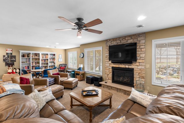 10125 Creek Ridge Trail, Belvidere, IL 61008
