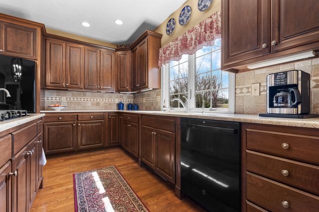 10125 Creek Ridge Trail, Belvidere, IL 61008