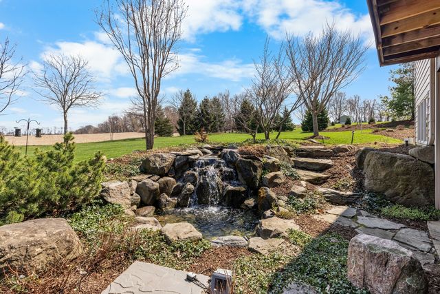 10125 Creek Ridge Trail, Belvidere, IL 61008