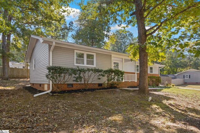210 Pinonwood Drive, Simpsonville, SC 29680