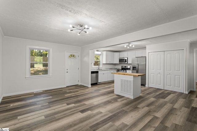 210 Pinonwood Drive, Simpsonville, SC 29680