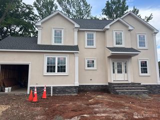 208 E James Place E, Iselin, NJ 08830