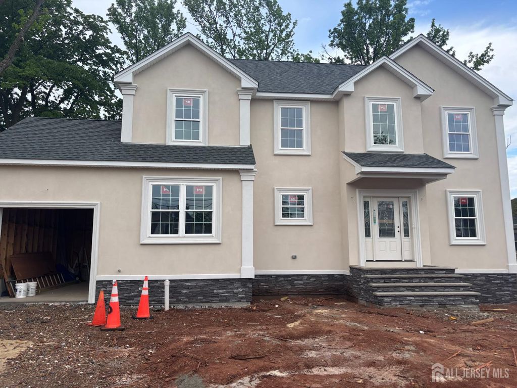 208 E James Place E, Iselin, NJ 08830