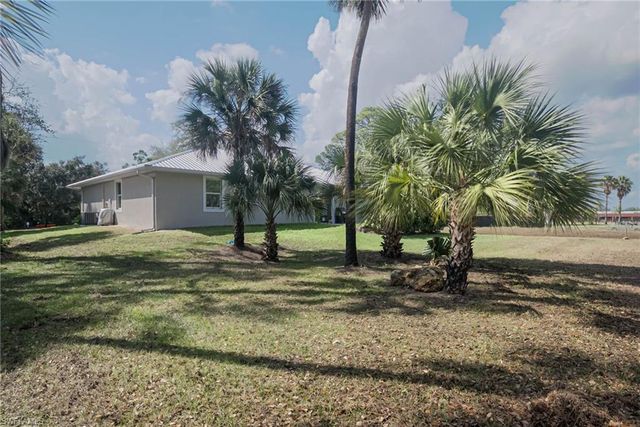 5017 Wild Goose CIR, Labelle, FL 33935