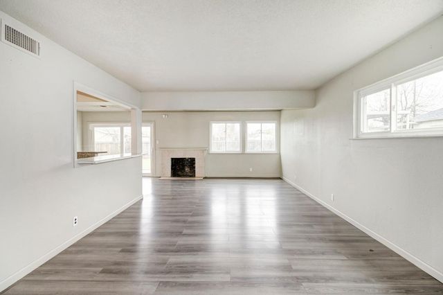 7585 Twilight Dr, Sacramento, CA 95822