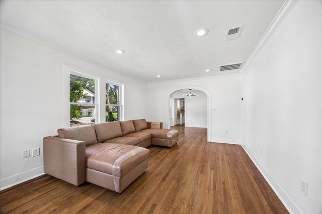 3301 Tampa Street, Houston, TX 77021