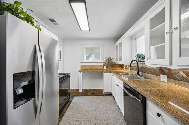 3301 Tampa Street, Houston, TX 77021
