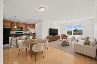 479 Front Street 4G, Hempstead, NY 11550