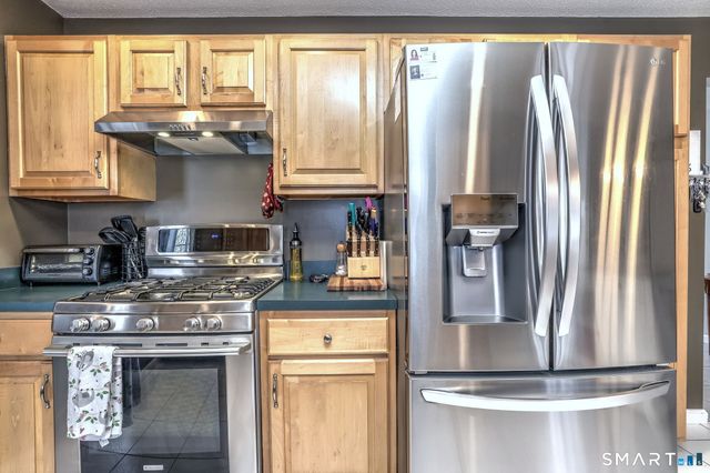 6 Laura Avenue, Prospect, CT 06712