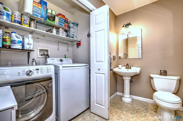 6 Laura Avenue, Prospect, CT 06712