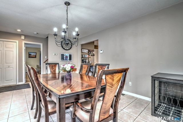 6 Laura Avenue, Prospect, CT 06712