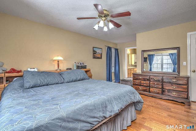 6 Laura Avenue, Prospect, CT 06712