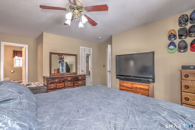 6 Laura Avenue, Prospect, CT 06712