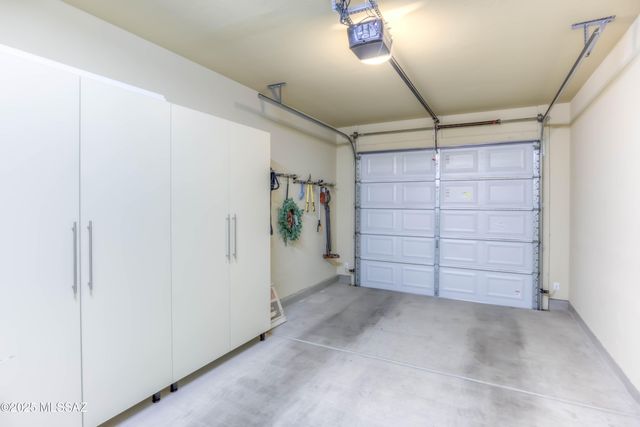 2945 W Stepping Stone Court, Tucson, AZ 85741