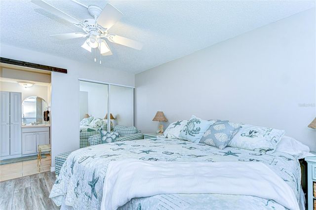 13870 OAKWOOD LANE, Seminole, FL 33776