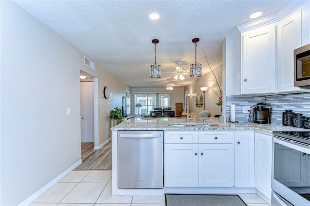 13870 OAKWOOD LANE, Seminole, FL 33776