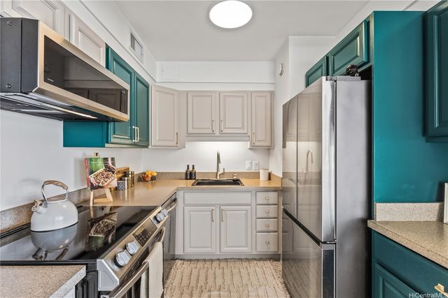 419 Atkinson Drive 907, Honolulu, HI 96814