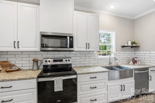 38 Fish Lake Drive, Fletcher, NC 28732