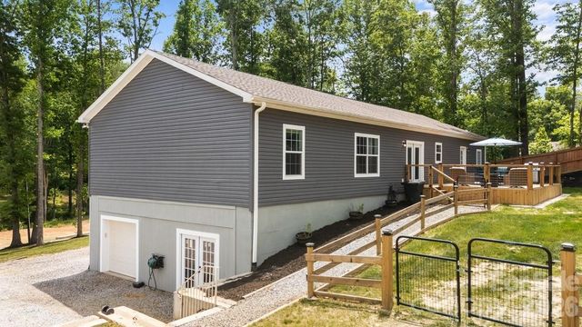 38 Fish Lake Drive, Fletcher, NC 28732