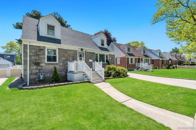 445 Peninsula Boulevard, Lynbrook, NY 11563