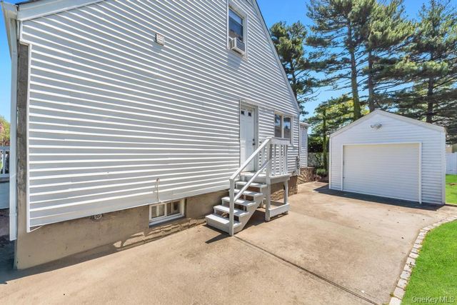 445 Peninsula Boulevard, Lynbrook, NY 11563