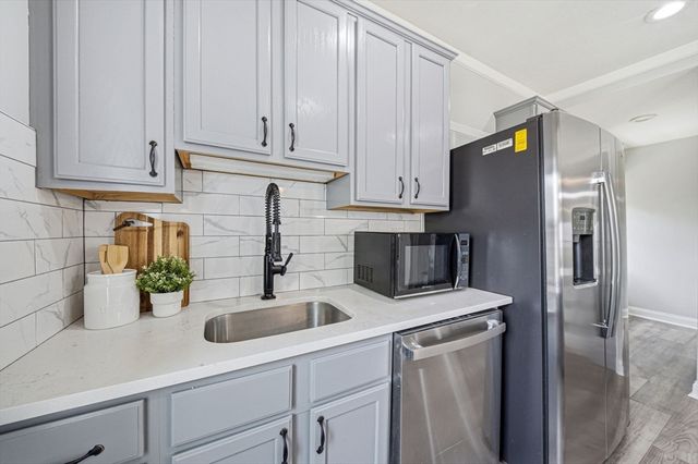 12 Marietta Ave, Braintree, MA 02184