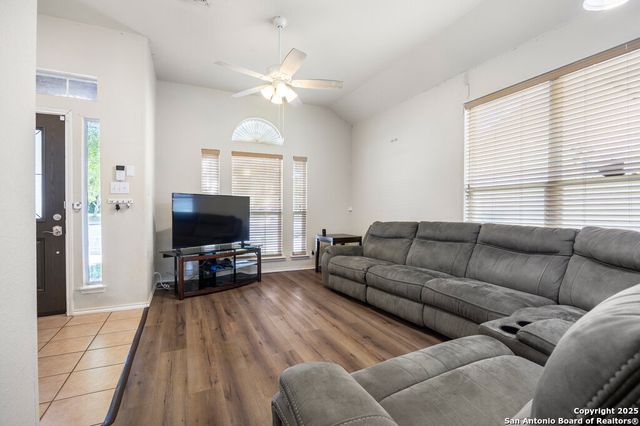 5704 Mahogany Bay, Schertz, TX 78108