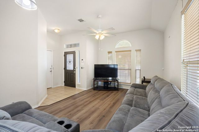 5704 Mahogany Bay, Schertz, TX 78108