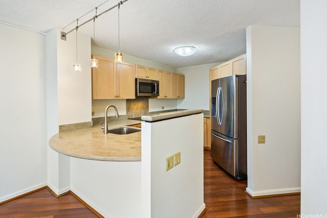 2101 Nuuanu Avenue I103, Honolulu, HI 96817