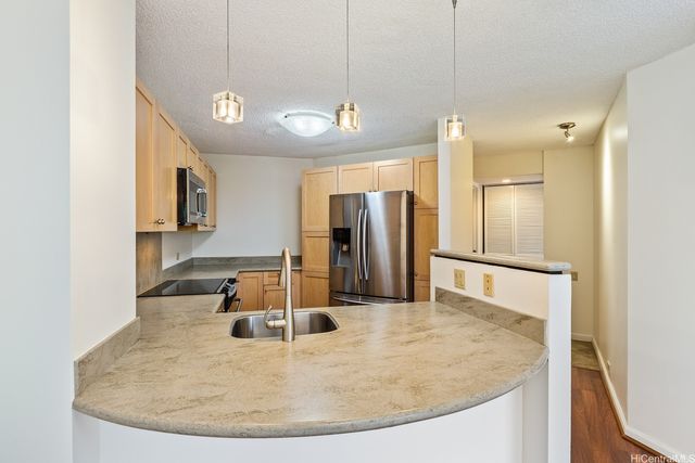 2101 Nuuanu Avenue I103, Honolulu, HI 96817