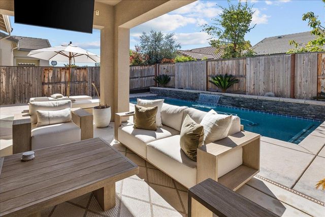 2632 Mayfair St, Lodi, CA 95242
