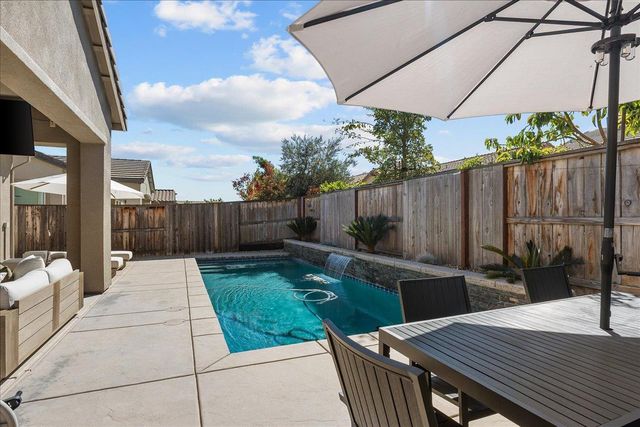 2632 Mayfair St, Lodi, CA 95242