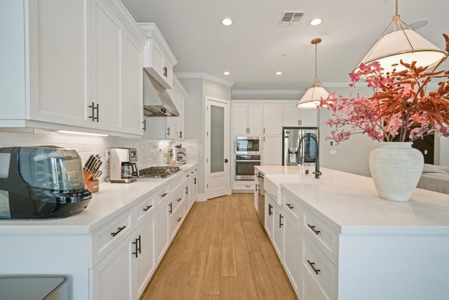 2632 Mayfair St, Lodi, CA 95242