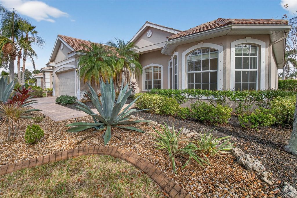 Image 2 of property listing at 267 HERITAGE ISLES WAY, Bradenton, FL 34212
