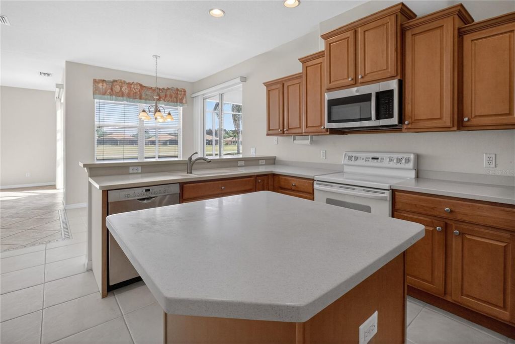 Image 16 of property listing at 267 HERITAGE ISLES WAY, Bradenton, FL 34212