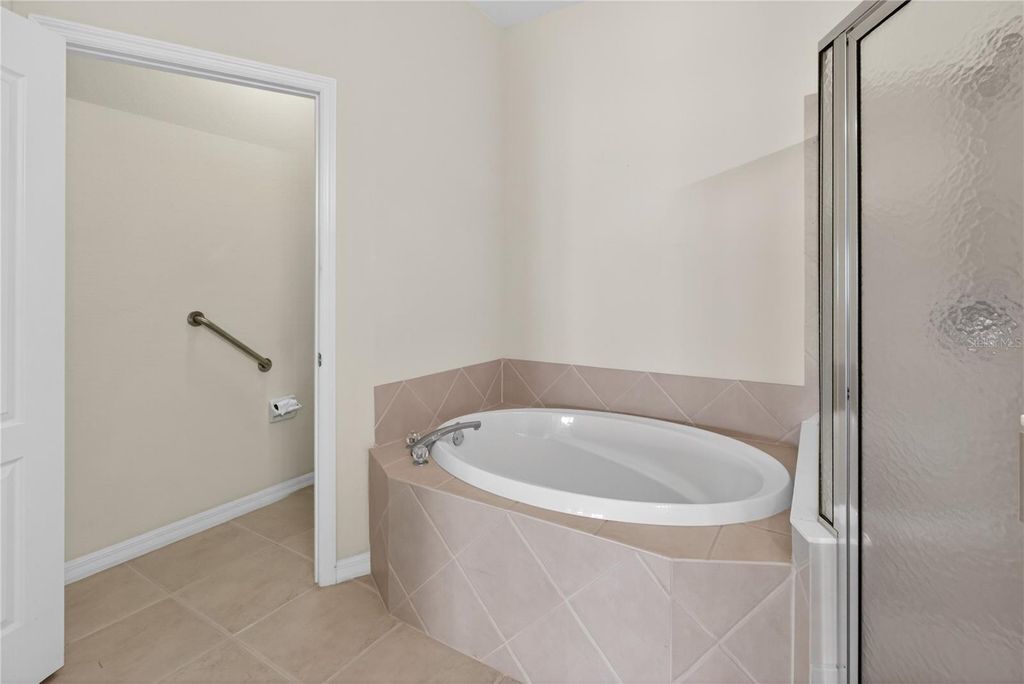 Image 9 of property listing at 267 HERITAGE ISLES WAY, Bradenton, FL 34212