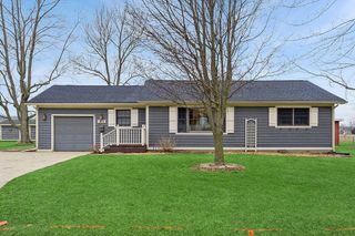 404 Sherwood Avenue, Three Oaks Vllg, MI 49128