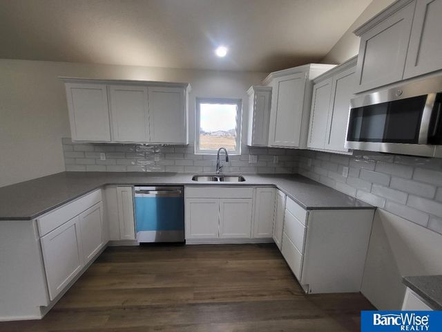 918 W Avondale Street, Lincoln, NE 68523