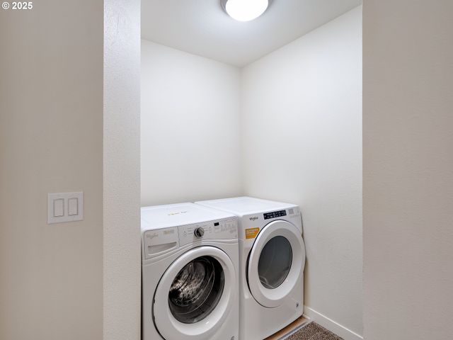 10829 E BURNSIDE St, Portland, OR 97216