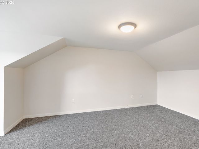 10829 E BURNSIDE St, Portland, OR 97216