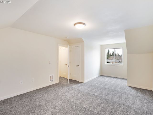 10829 E BURNSIDE St, Portland, OR 97216