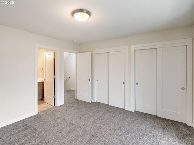 10829 E BURNSIDE St, Portland, OR 97216