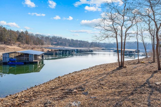 154 Elm Point Street, Kimberling City, MO 65686